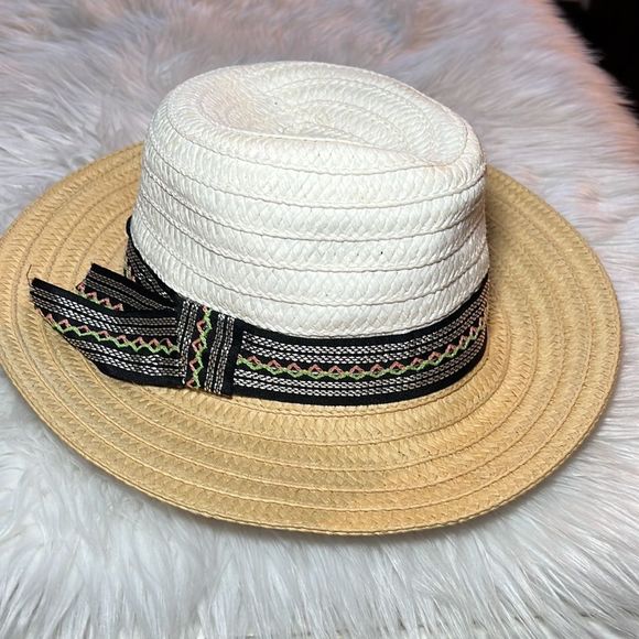 BCBG Fedora Beach Hat - Picture 5 of 6